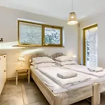 Mazursko - Komfortowe Nad Jeziorem, Sauna, Kominki Na Parterze Appartement Kretowiny