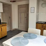 Mazursko - Komfortowe Nad Jeziorem, Sauna, Kominki Na Parterze Apartment *